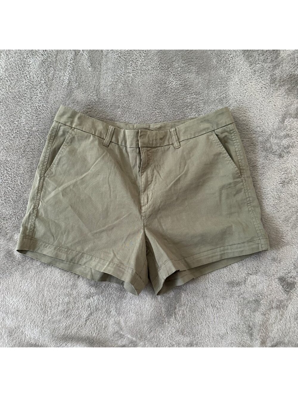 Quince Organic Cotton Stretch Olive Green Chino Shorts Women's size 12